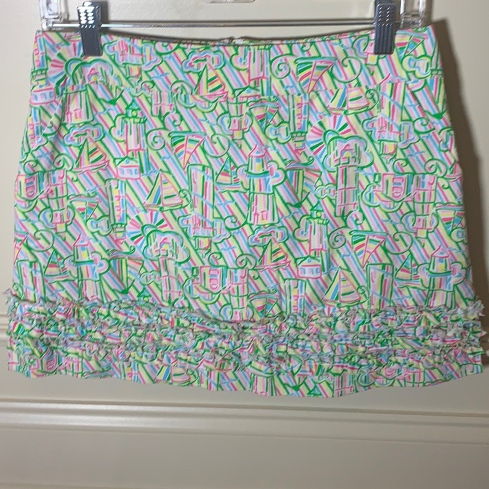 Lilly Pulitzer Colorfully Patterned Ruffle Skorts - Picture 5 of 8